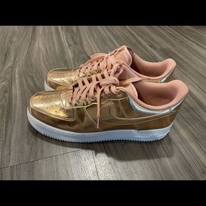 Nike Air Force 1 Metallic Rose Gold